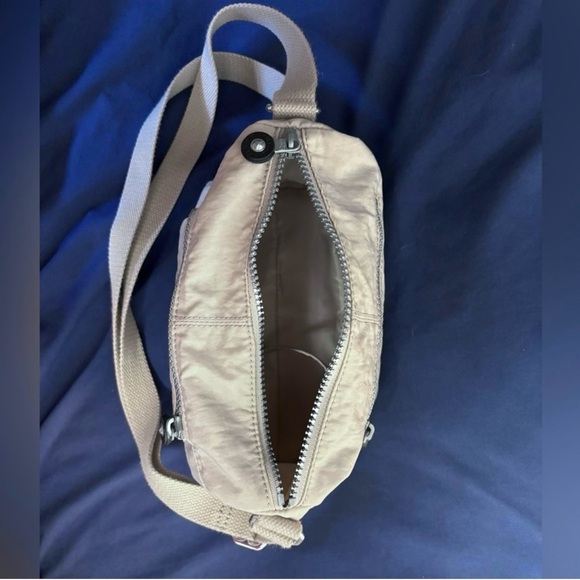 ❗️KIPLING Crossbody Bag❗️ - Picture 4 of 6
